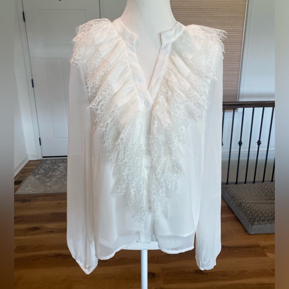 On Twelfth White Lace Button-up Blouse Small